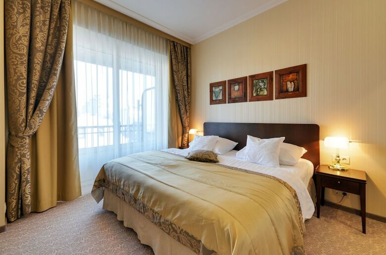 Hotel Devin