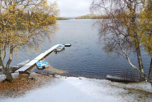 Daniels Lake Lodge B&B