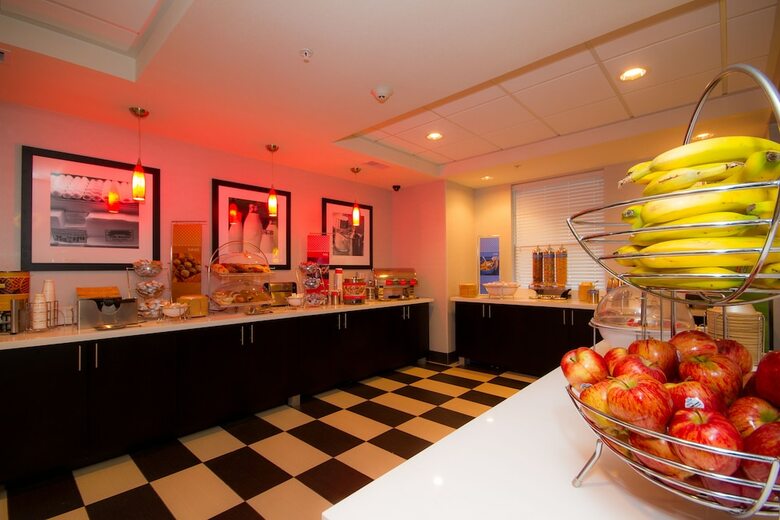 Hotel Hampton Inn & Suites Dupont