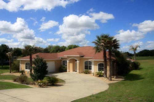 Lodge Lakeside Vacations