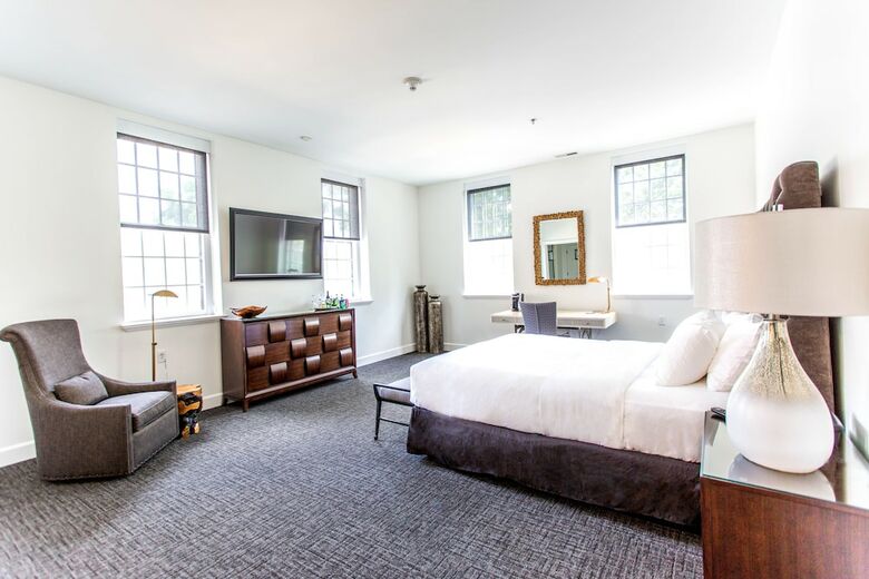 The Delafield Hotel