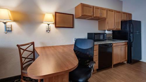 Aspen Hotel & Suites
