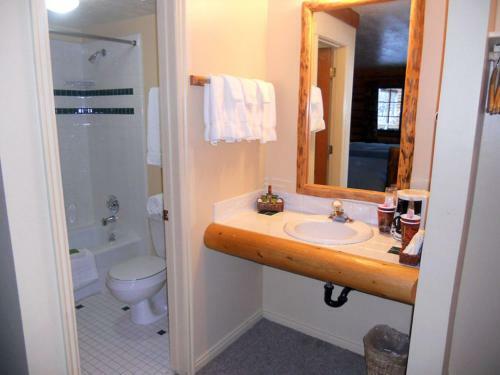 Daniels Summit Lodge