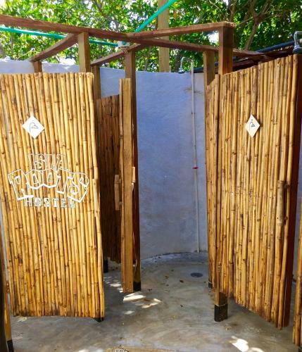 Isla Roots Hostel