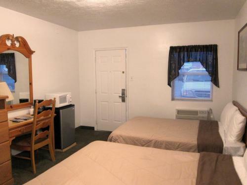 Mac's Motel