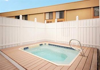 Hotel All Seasons Inn And Suites