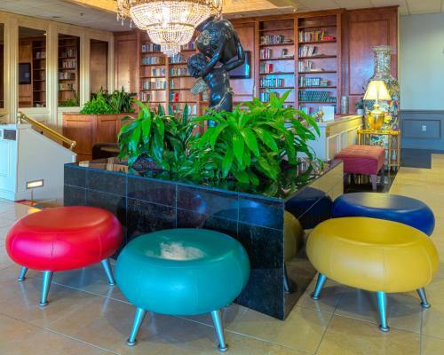 Posada Park Inn By Radisson Sharon