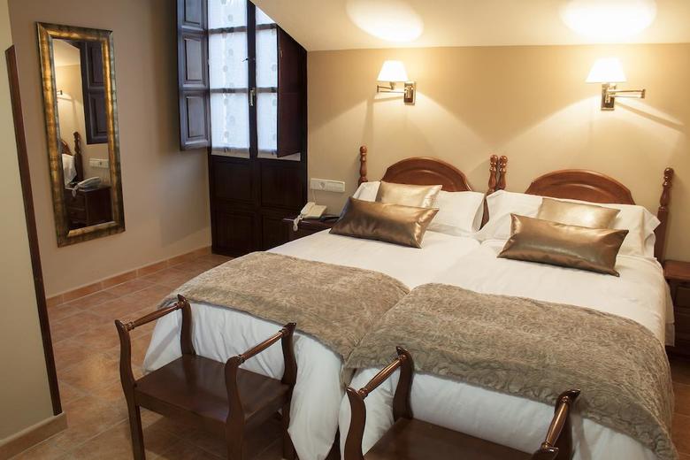 Hotel Entremontes