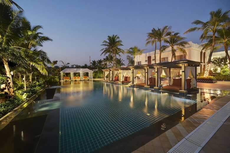 Hotel Mayfair Palm Beach Resort