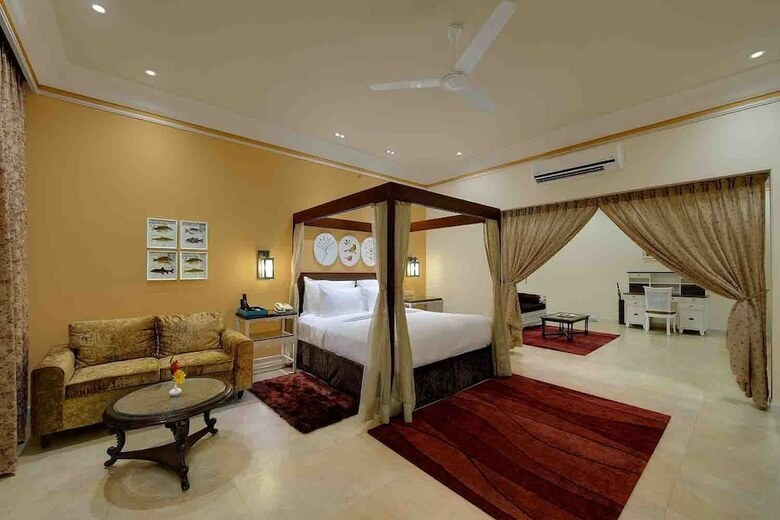 Hotel Mayfair Palm Beach Resort