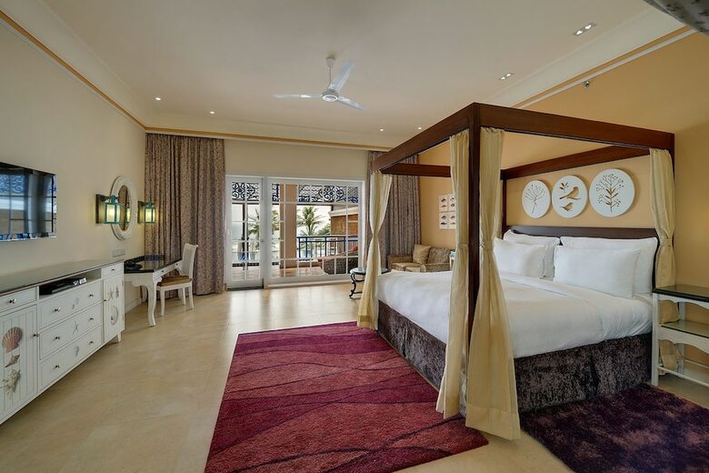 Hotel Mayfair Palm Beach Resort