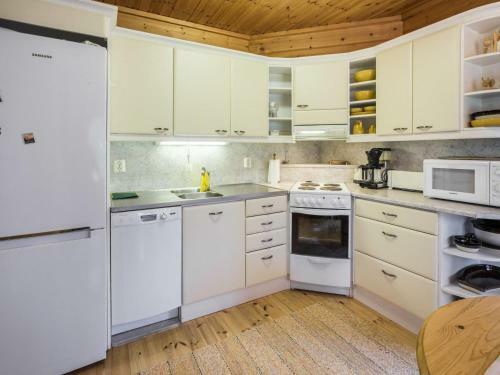 Holiday Home Lemmenlaakso