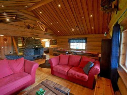 Holiday Home Juurakkopirtti