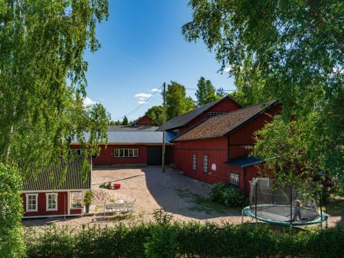 Holiday Home Sepelkyyhky