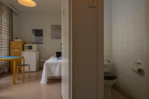 Hostal S�yn�tsalo Town Hall Guestroom