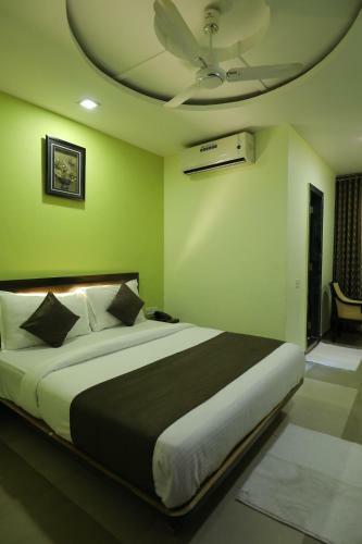 Hotel Krushnai Resort