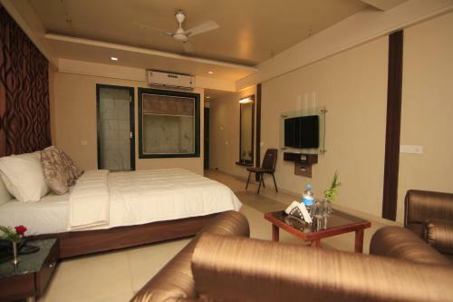 Hotel Krushnai Resort