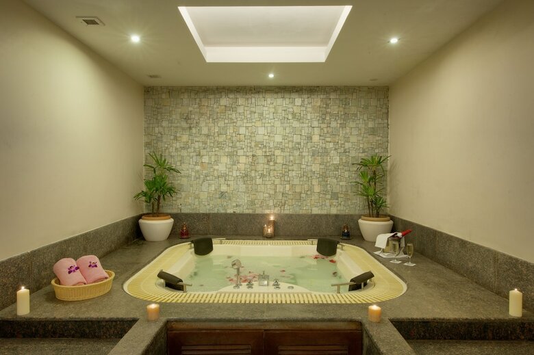 Hotel Royal Orchid Fort Resort