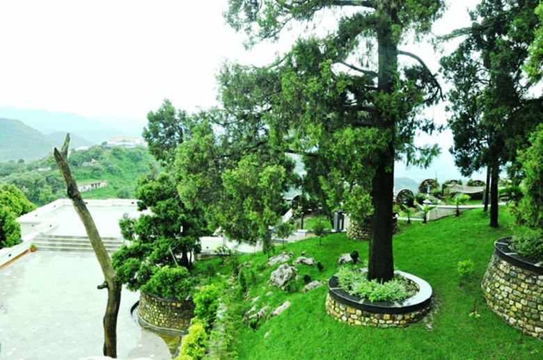 Hotel Royal Orchid Fort Resort