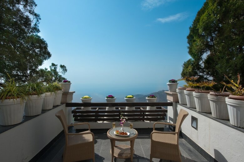 Hotel Royal Orchid Fort Resort