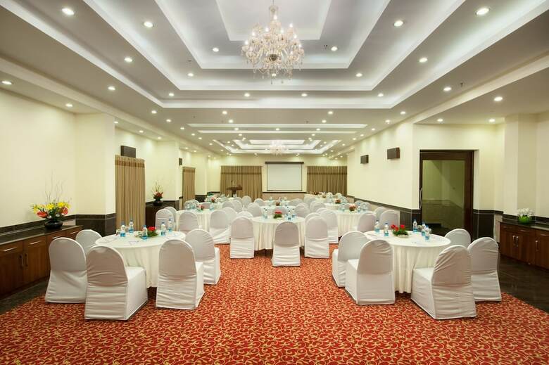 Hotel Royal Orchid Fort Resort