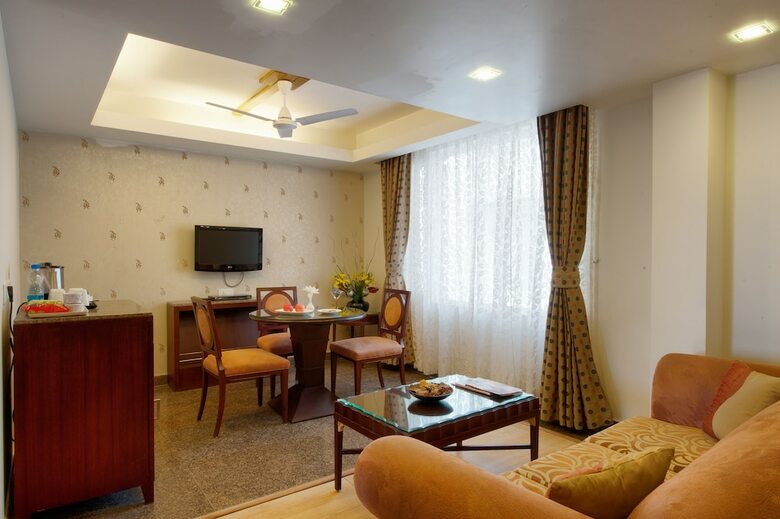 Hotel Royal Orchid Fort Resort
