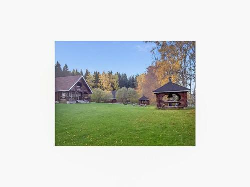 Holiday Home Karhunluola