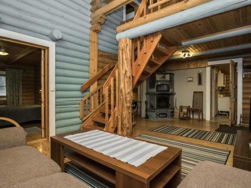Holiday Home Karhunluola