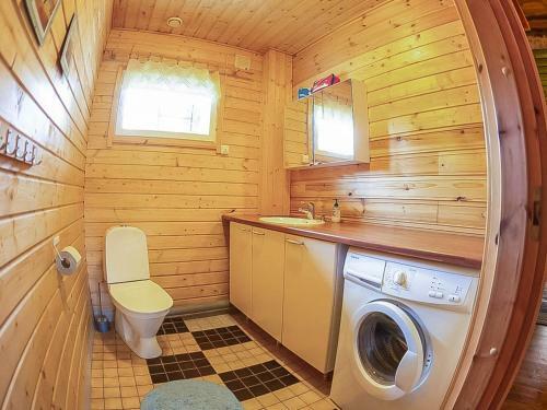 Holiday Home Tuomaantupa