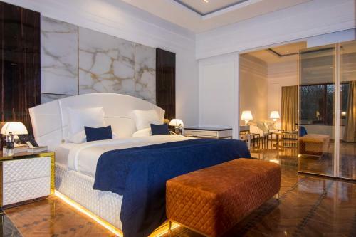 Hotel Della Resorts & Villas