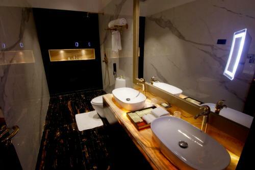 Hotel Della Resorts & Villas