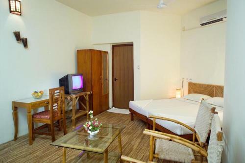 Hotel Deshadan Cliff & Beach Resort,varkala