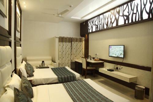 Hotel Emerald