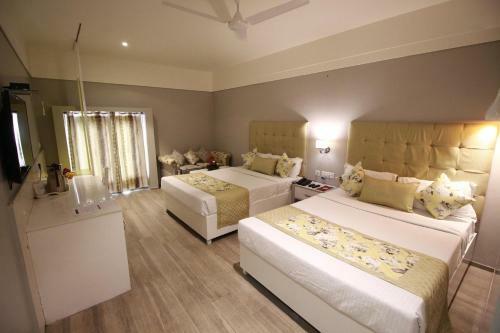 Hotel Emerald