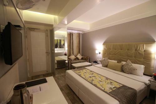 Hotel Emerald