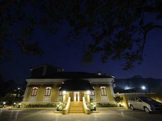 Hotel Deltin Suites