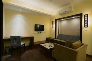 Hotel Deltin Suites