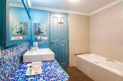 Aguada Anchorage - The Villa Resort
