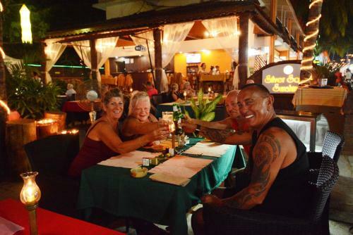 Hotel Silver Sands Sunshine - Angaara