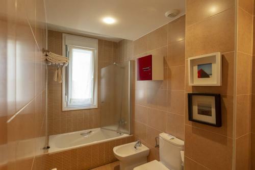Apartamentos Tur�sticos Playa de Tapia