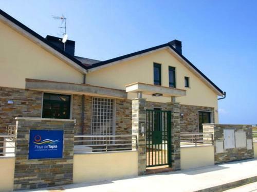 Apartamentos Tur�sticos Playa de Tapia