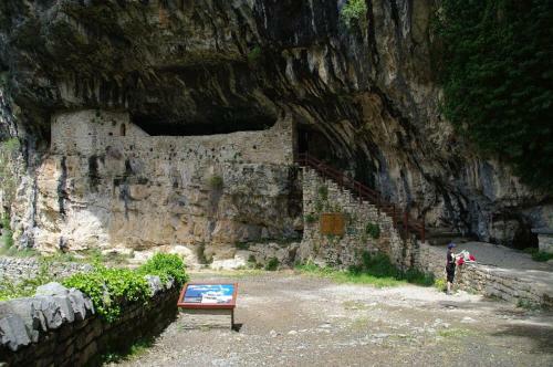 Camping Pe�a Monta�esa
