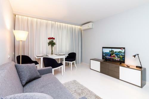 Molnar Apartments Masherova 43