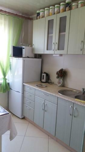 Apartment On Charviakova Marmartotel