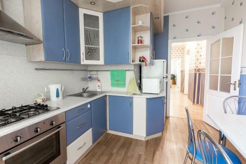 Apartment In Gorky Park, Center