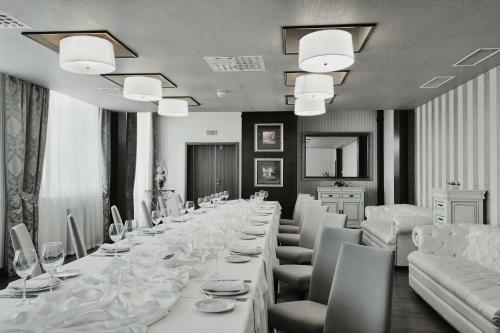 Hotel Robins Club