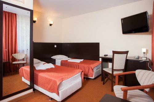 Amaks City Hotel