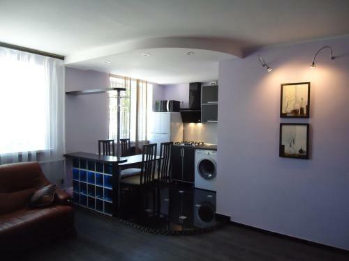 Apartment On Sovetskaya 103