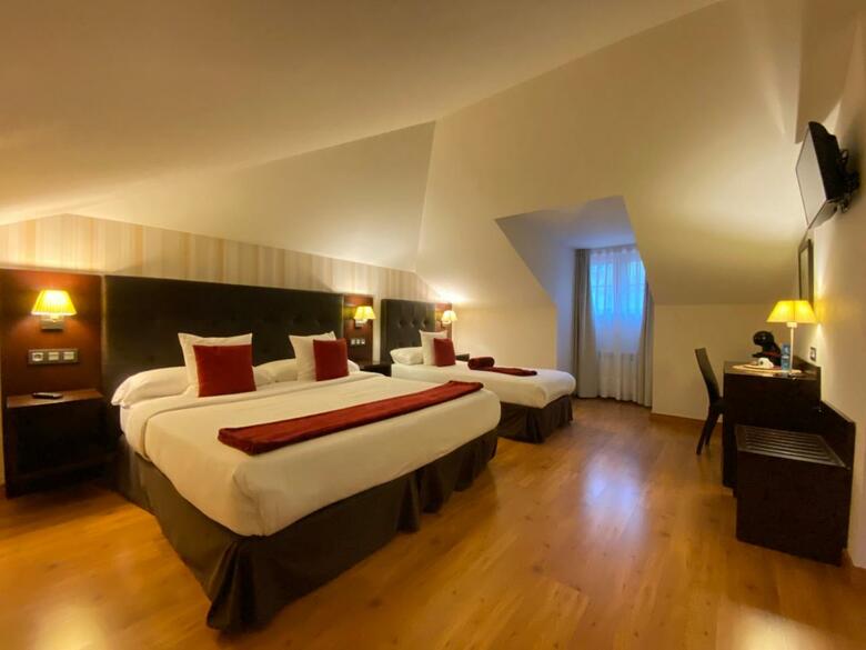 Hotel Rural - Restaurante El Rinc�n de Don Pelayo