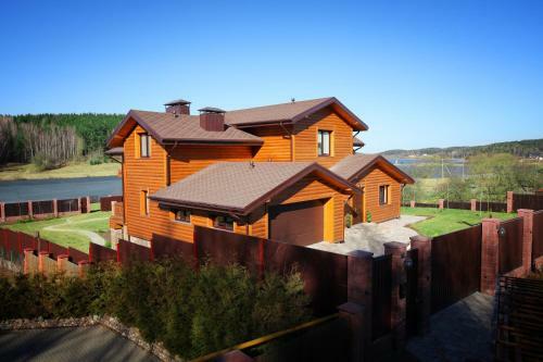 Vip Raubichi Holiday Home